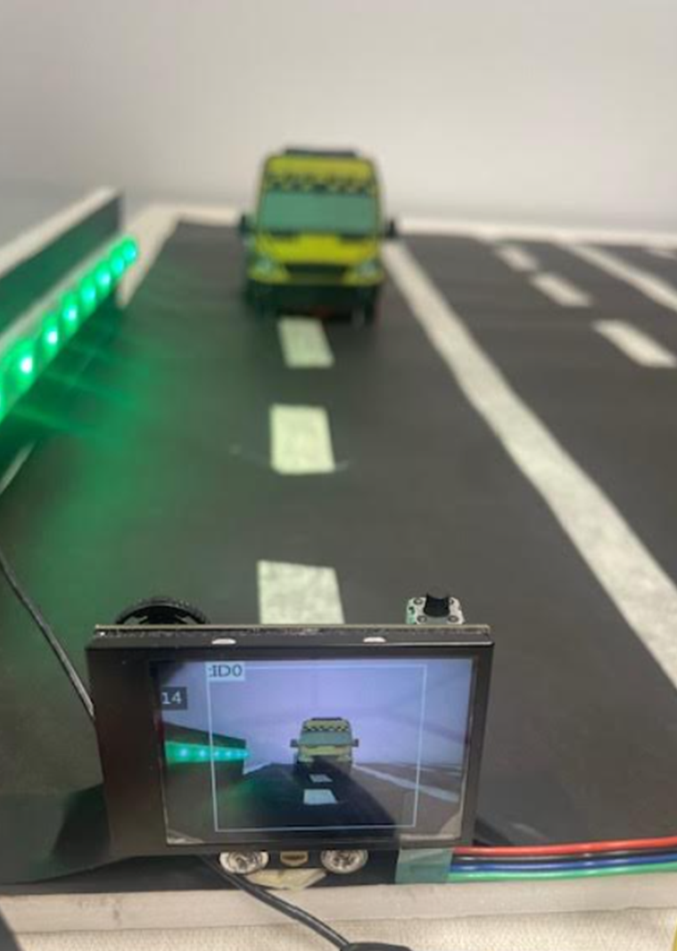 Η μακέτα του Smart Gate με δρόμο, πύλη και αναγνώριση οχήματος